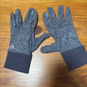 lululemon athletica Gray Brisk Run Gloves